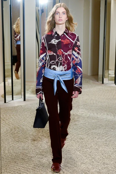Look 7